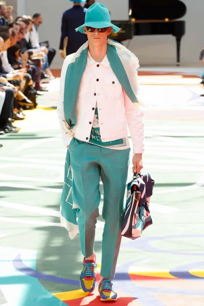 Look 26